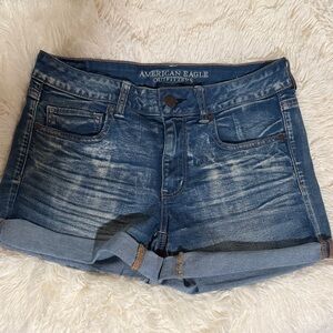 AMERICAN EAGLE midi shorts